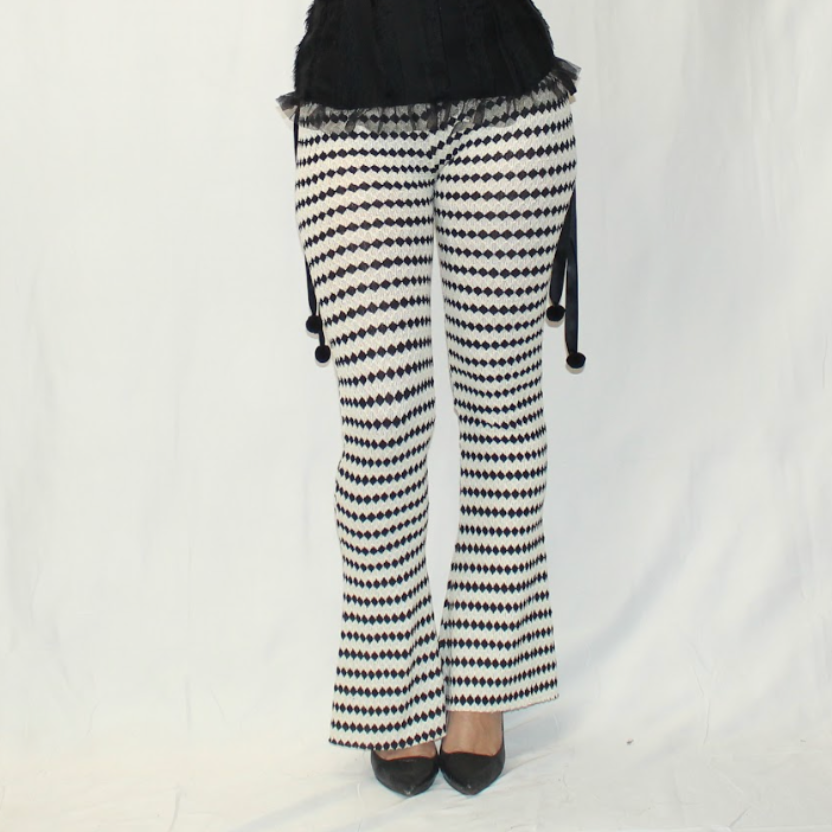 argyle striped pant, black and white, clown core, harlequin, flared legging, diamond pattern, vintage, funky, stretchy